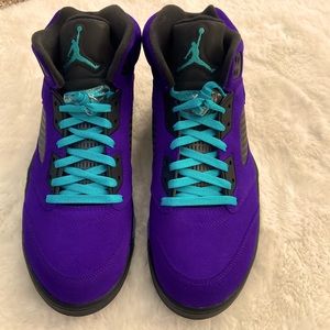 Jordan retro 5 alternate grape. Brand new